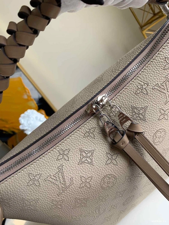 WIS MM HOBO LOUIS BEAUBOURG VUITTON 1109